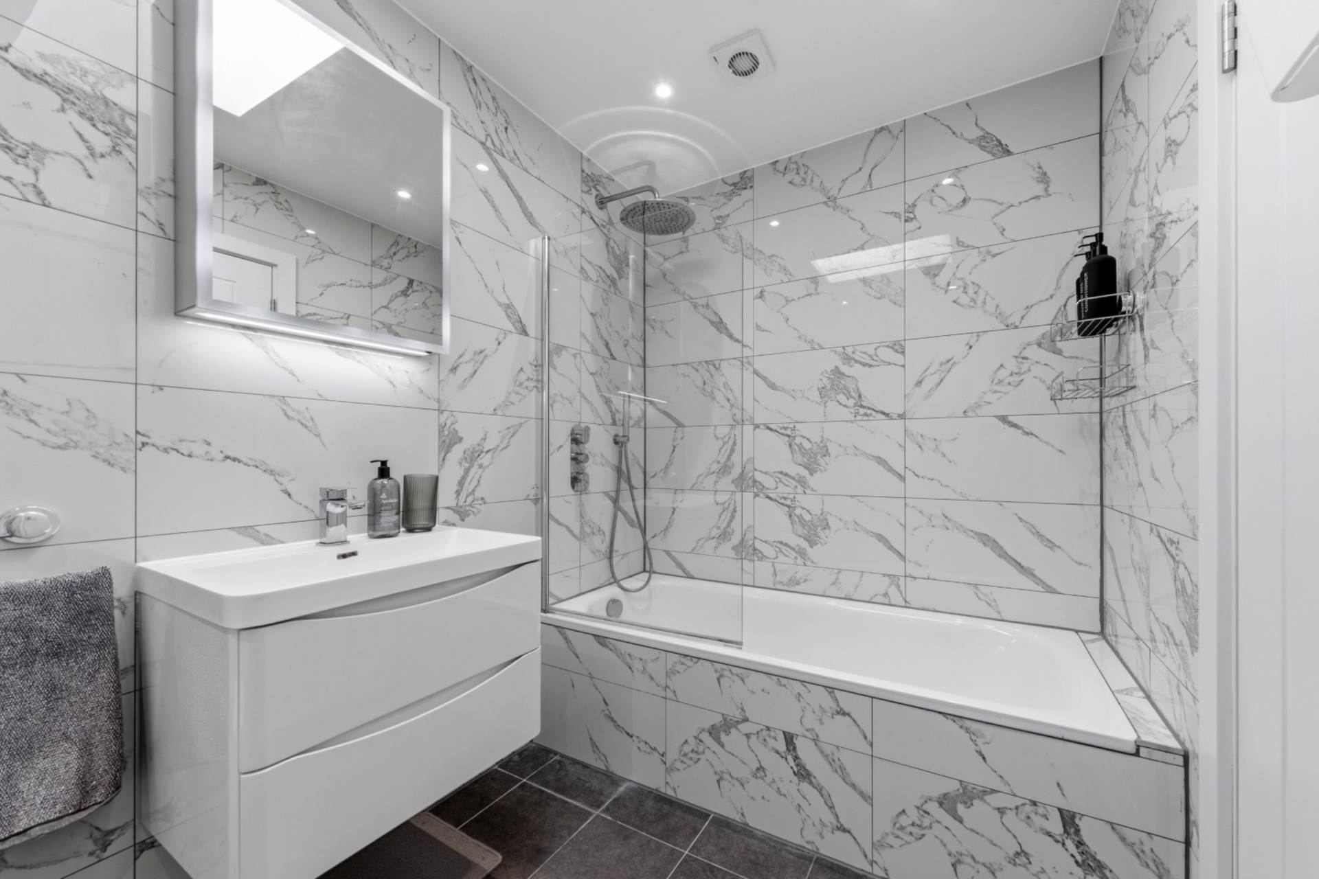 Woodside Park Road, Woodside Park, London N12, Image 18