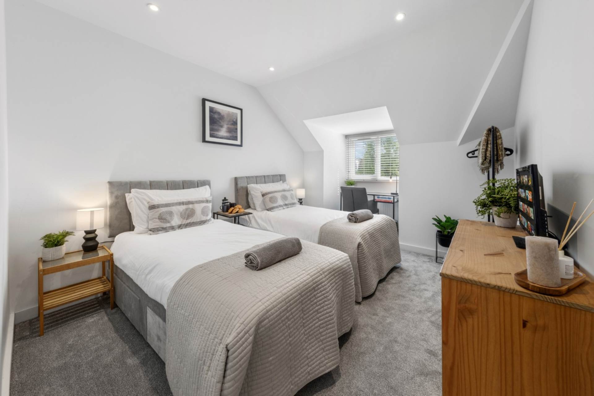 Woodside Park Road, Woodside Park, London N12, Image 20