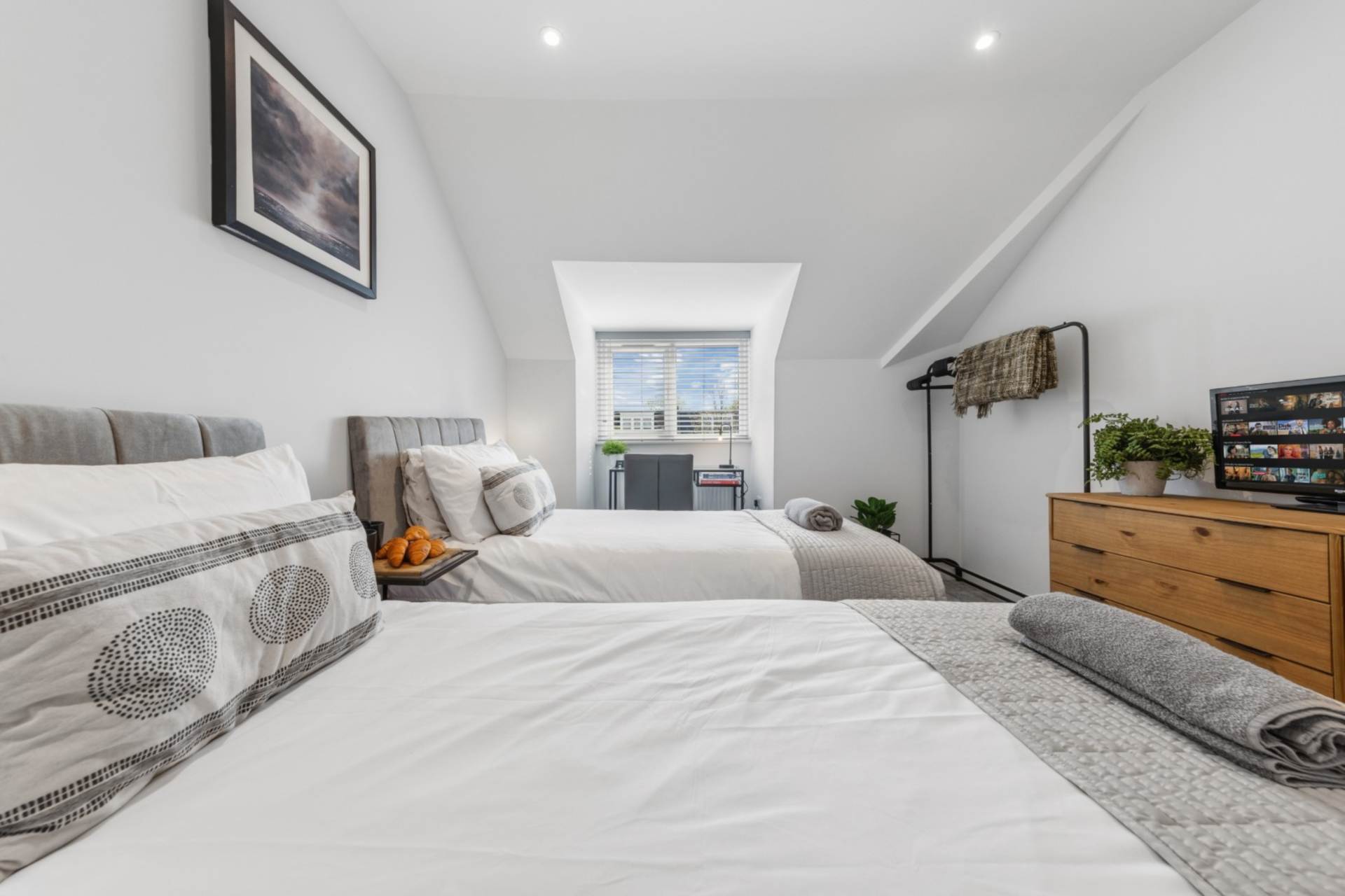 Woodside Park Road, Woodside Park, London N12, Image 25