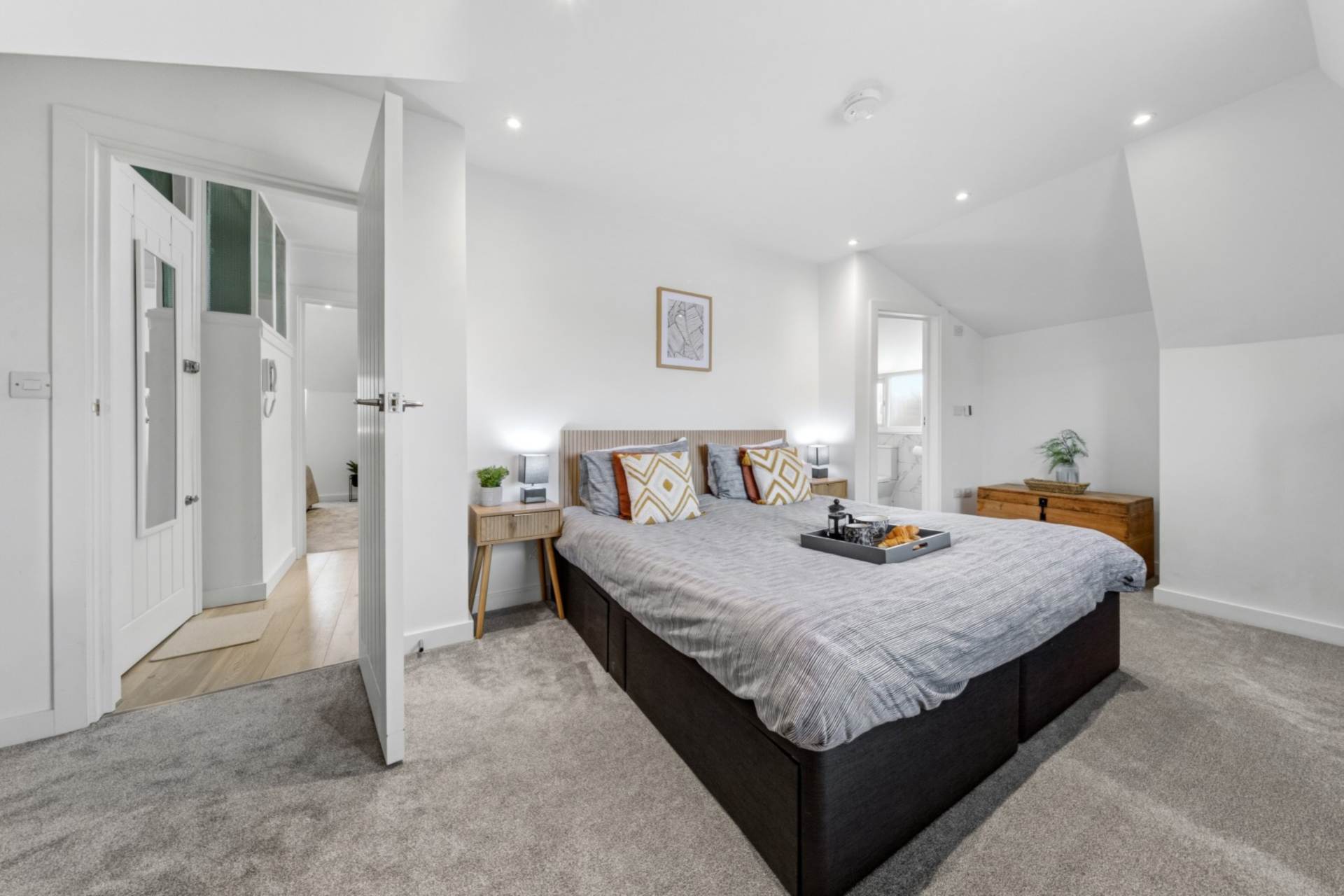 Woodside Park Road, Woodside Park, London N12, Image 30