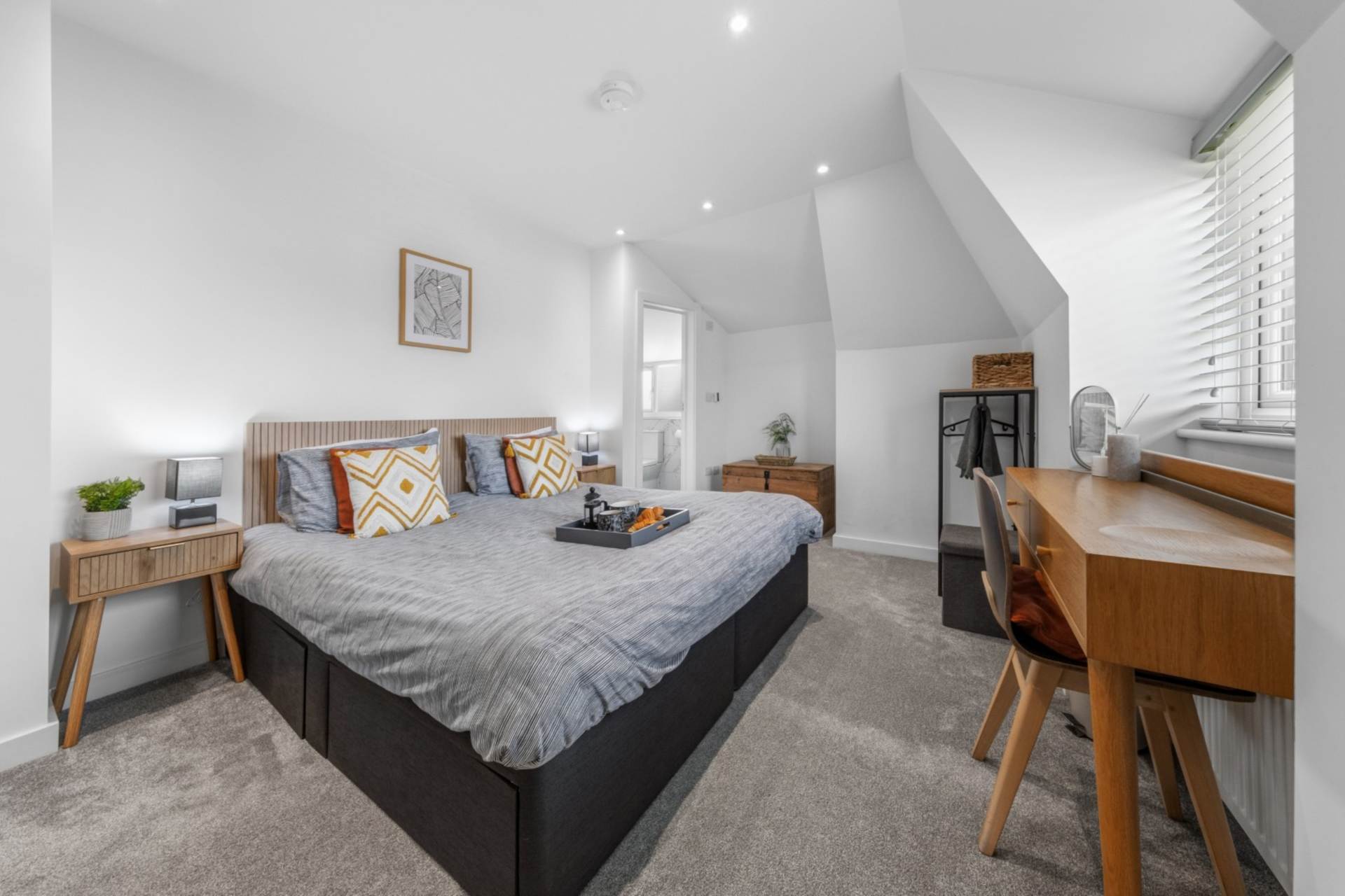 Woodside Park Road, Woodside Park, London N12, Image 31