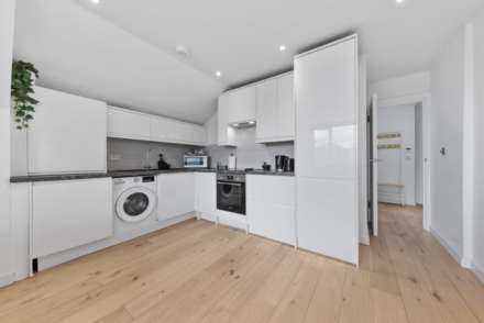 Woodside Park Road, Woodside Park, London N12, Image 10