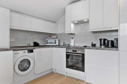 Woodside Park Road, Woodside Park, London N12, Image 11