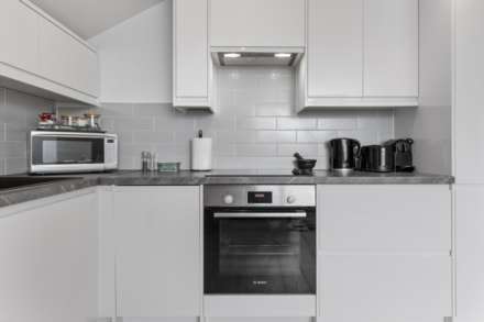 Woodside Park Road, Woodside Park, London N12, Image 15