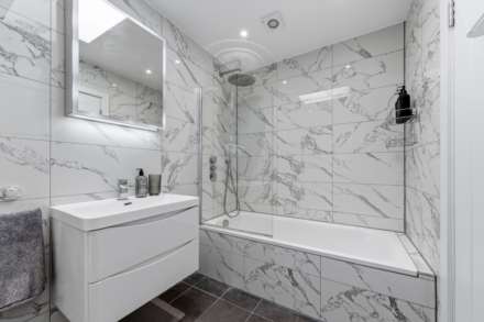 Woodside Park Road, Woodside Park, London N12, Image 18