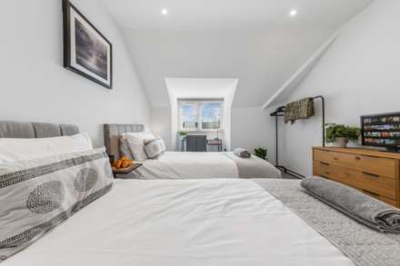 Woodside Park Road, Woodside Park, London N12, Image 25