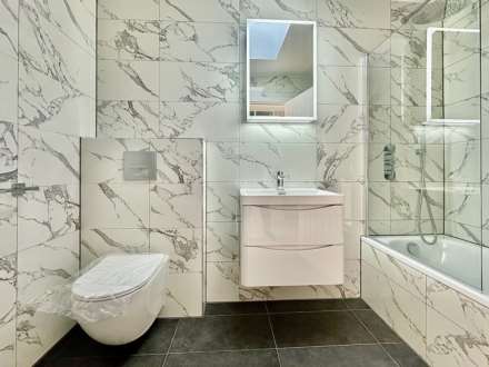 Woodside Park Road, Woodside Park, London N12, Image 8