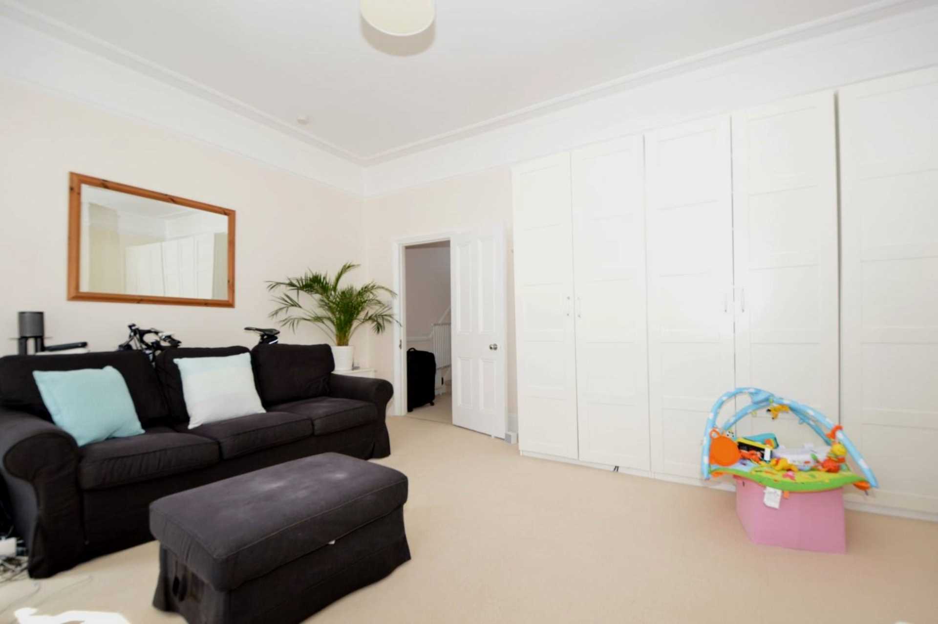 Addison Gardens, London W14, Image 3