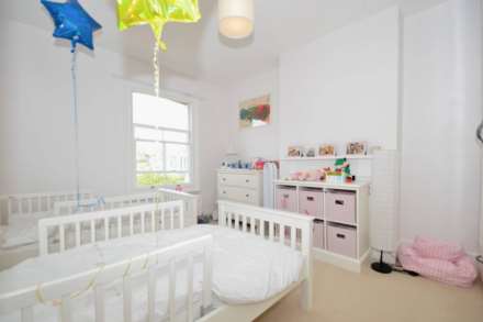 Addison Gardens, London W14, Image 7
