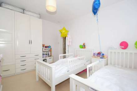 Addison Gardens, London W14, Image 8