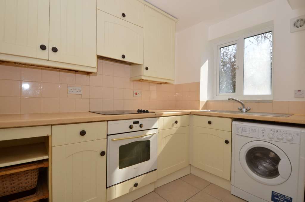 Blackdown Close, East Finchley, London N2, Image 4