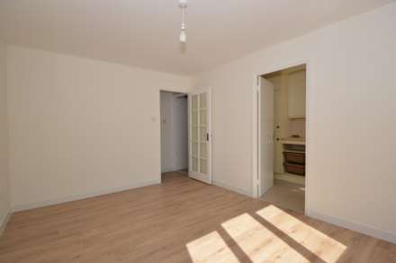 Blackdown Close, East Finchley, London N2, Image 3