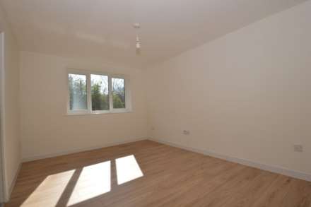 Blackdown Close, East Finchley, London N2, Image 5