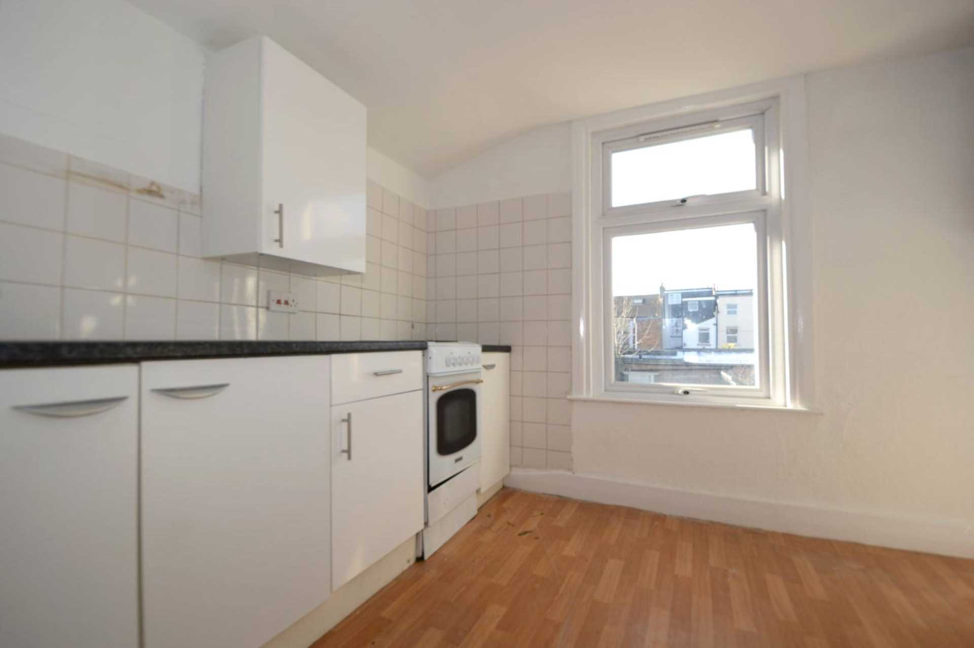 Parkhurst Road, New Southgate N11, Image 4