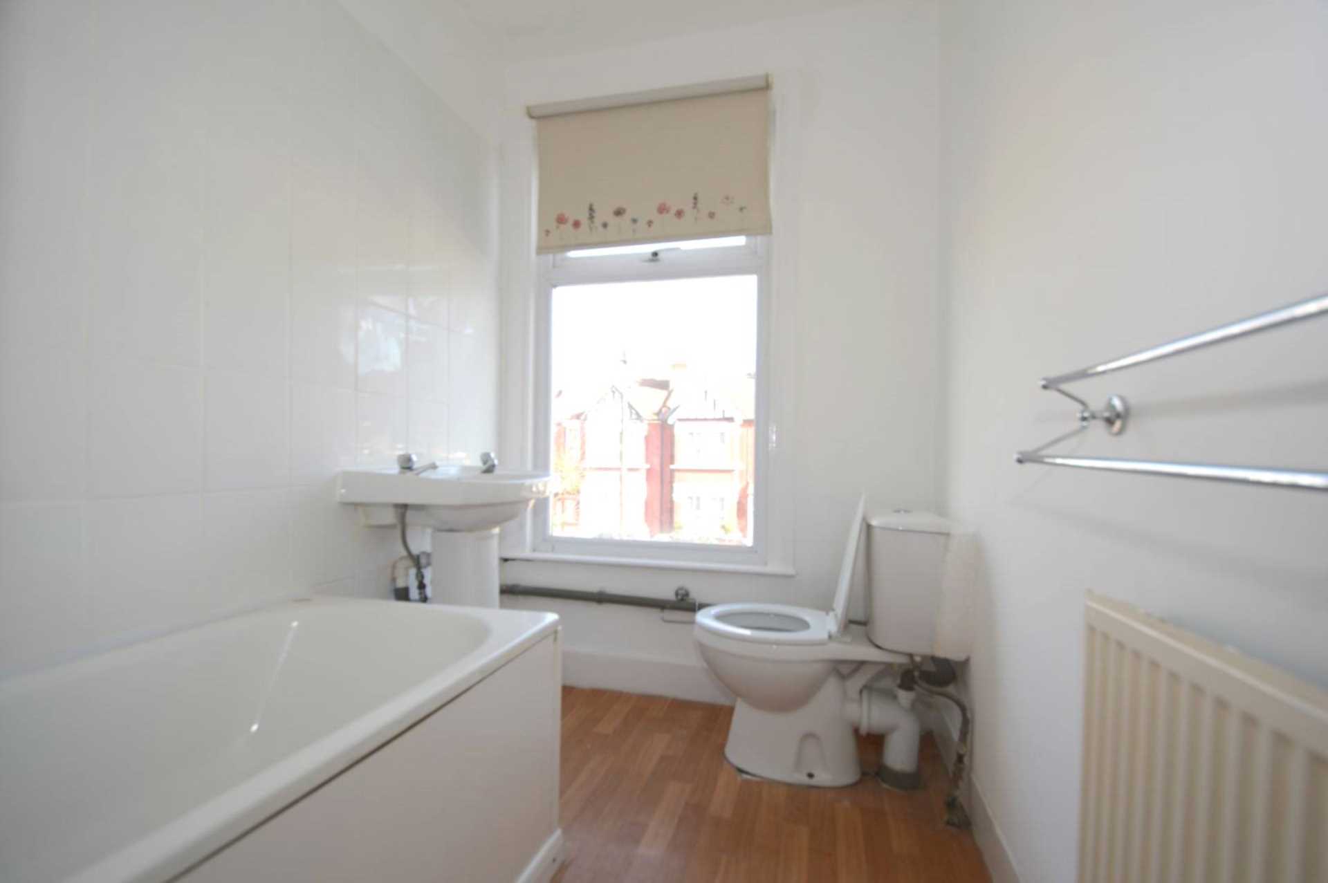 Parkhurst Road, New Southgate N11, Image 6