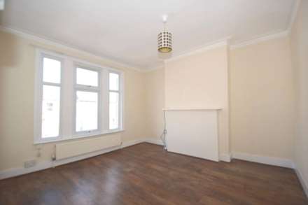 Parkhurst Road, New Southgate N11, Image 2