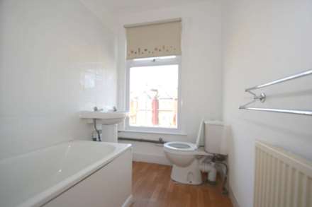 Parkhurst Road, New Southgate N11, Image 6