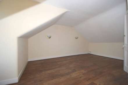 Parkhurst Road, New Southgate N11, Image 8