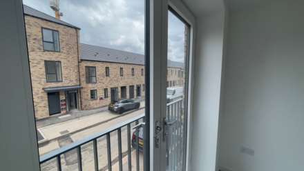 Bird Close, Highgate, Image 6