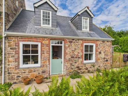 1 Bedroom Semi-Detached, Rue Des Cabarettes, St Martin