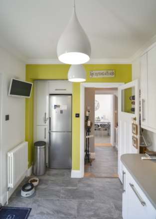 2/3 Bedroom property in St Clements, Image 19