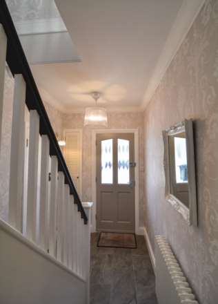 2/3 Bedroom property in St Clements, Image 8