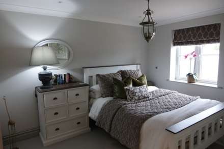 Wellingtonia Drive, Crookham Common, Image 16