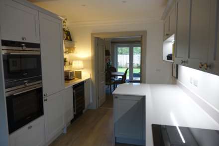 Wellingtonia Drive, Crookham Common, Image 2
