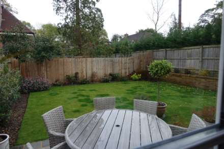 Wellingtonia Drive, Crookham Common, Image 20