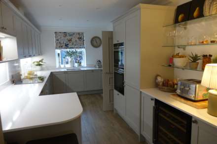 Wellingtonia Drive, Crookham Common, Image 4