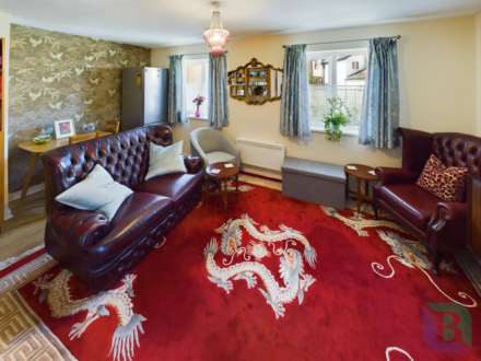 Aspley Court, Woburn Sands, Image 3