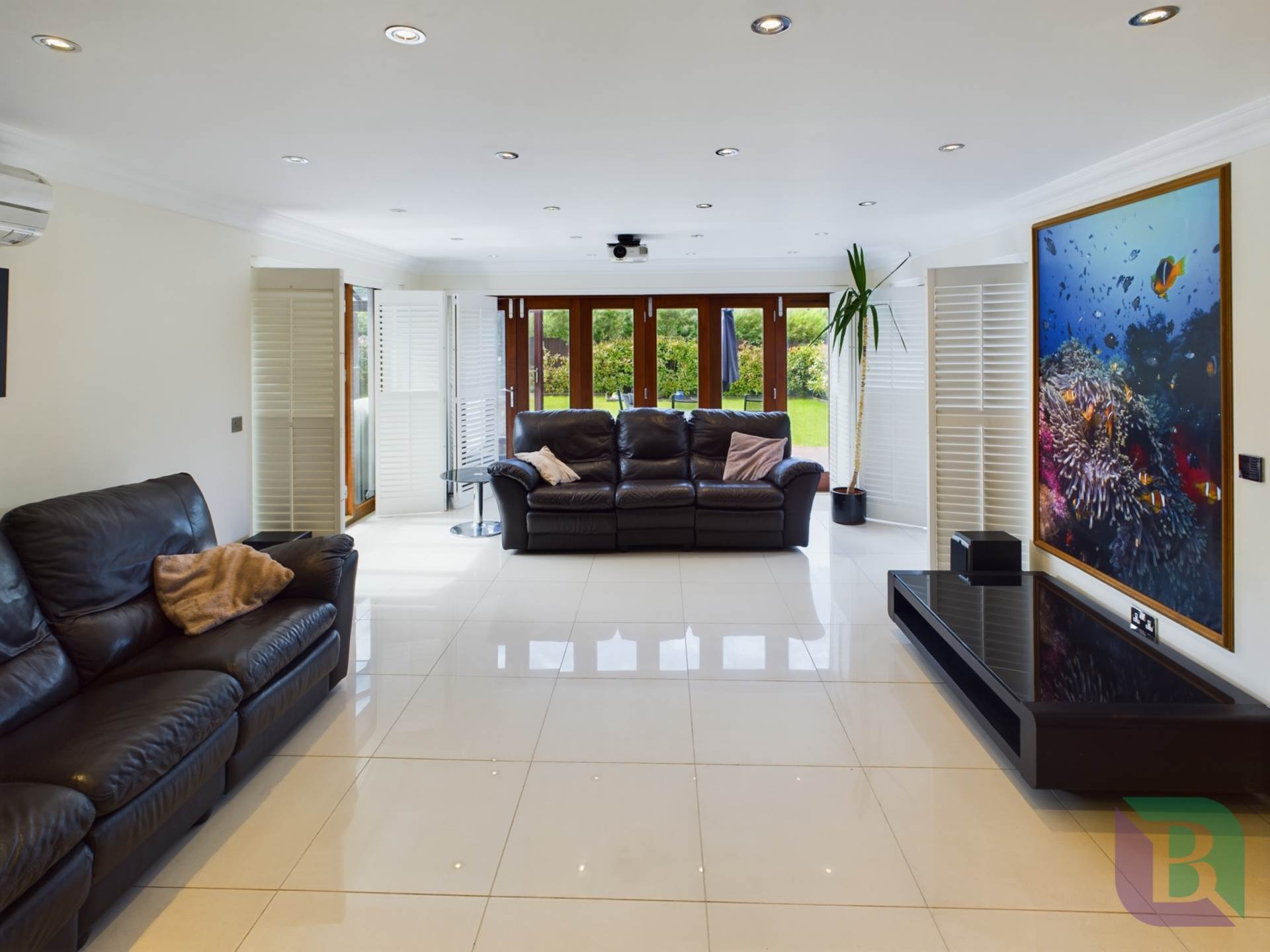 Ashford Crescent, Grange Farm, Image 3