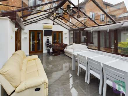 Ashford Crescent, Grange Farm, Image 12