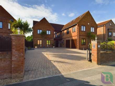 Ashford Crescent, Grange Farm, Image 40
