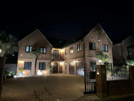 Ashford Crescent, Grange Farm, Image 41
