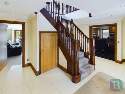 Ashford Crescent, Grange Farm, Image 5