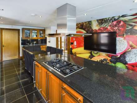 Ashford Crescent, Grange Farm, Image 7