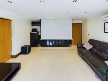 Ashford Crescent, Grange Farm, Image 9