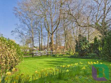 Mill Lane, Hulcote, Image 18