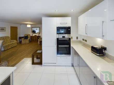Club Lane, Woburn Sands, Image 5