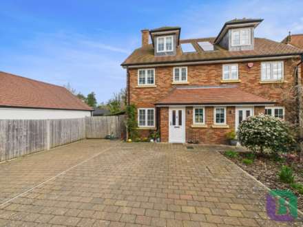 Larkswood Close, Milton Keynes, Image 1