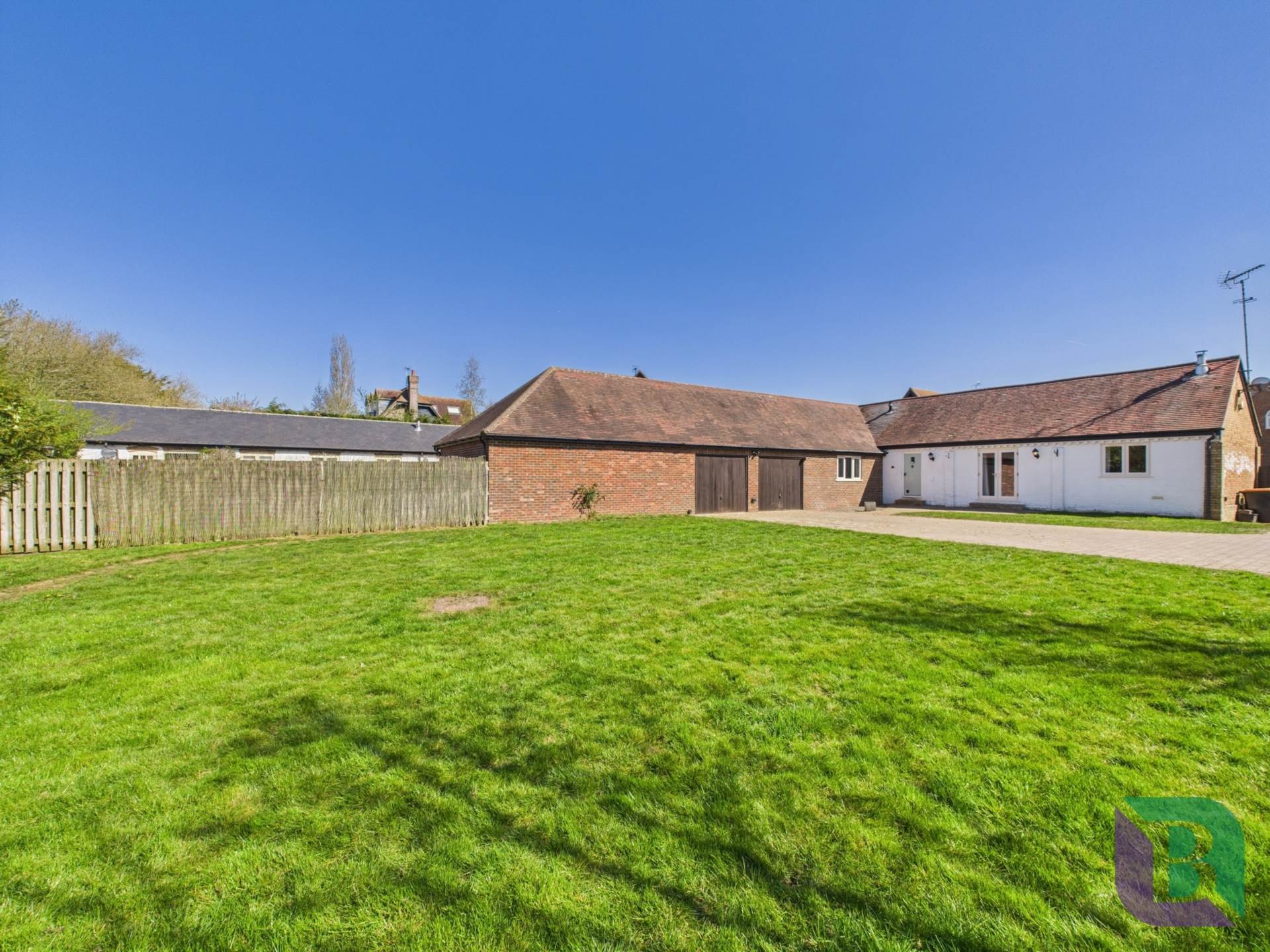 Herne Poplar Farm, Toddington, Image 20