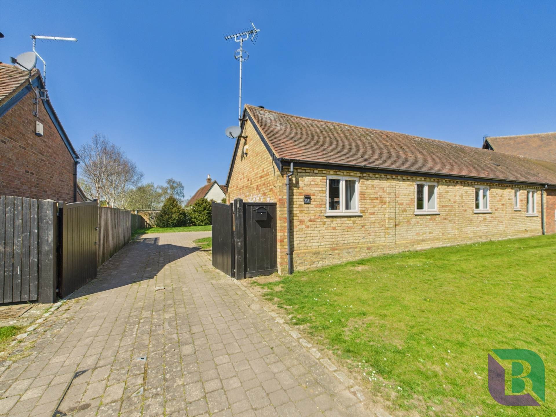 Herne Poplar Farm, Toddington, Image 26