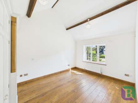Herne Poplar Farm, Toddington, Image 16