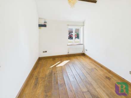Herne Poplar Farm, Toddington, Image 18