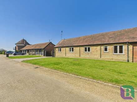 Herne Poplar Farm, Toddington, Image 25