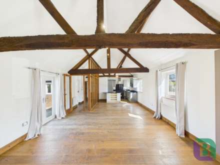 Herne Poplar Farm, Toddington, Image 5