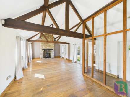 Herne Poplar Farm, Toddington, Image 6