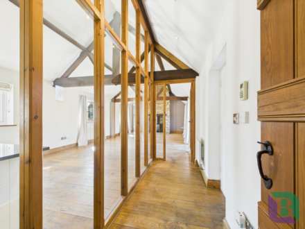 Herne Poplar Farm, Toddington, Image 9