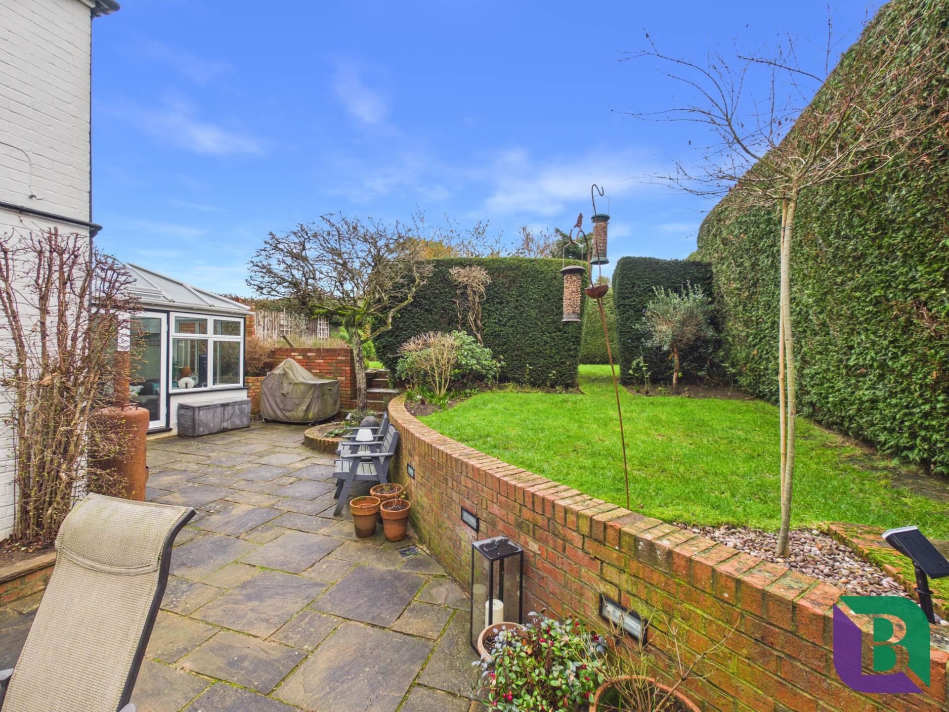 Whitecrest   Narrow Path, Aspley Heath, Image 26